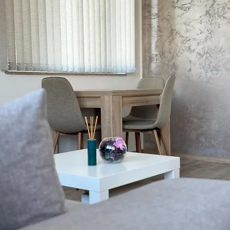 Restful For 4 Guests In 아파트