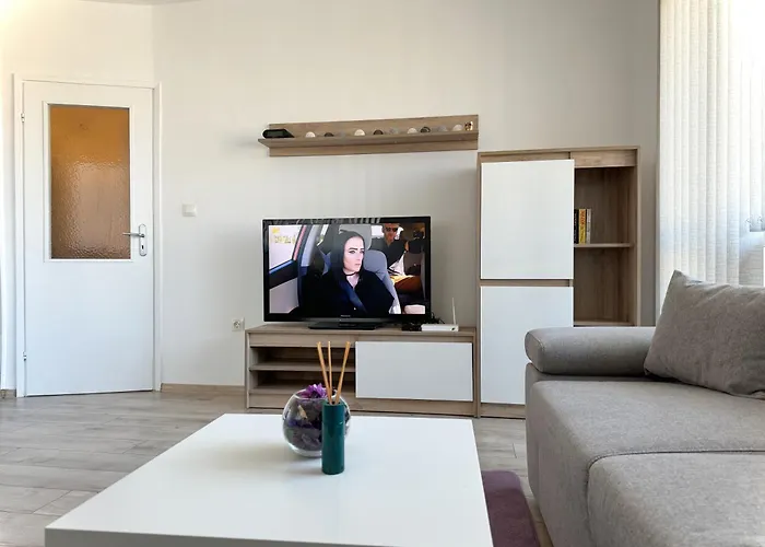 Apartamento Restful For 4 Guests In *